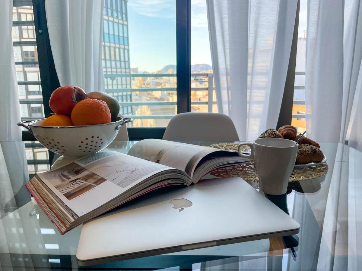 Amplio Apartamento En Pleno Corazon De Alicante Eksteriør bilde