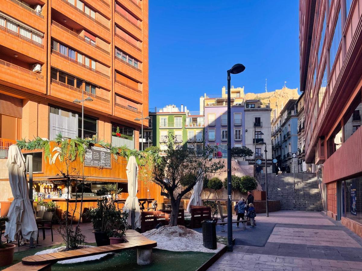 Amplio Apartamento En Pleno Corazon De Alicante Eksteriør bilde