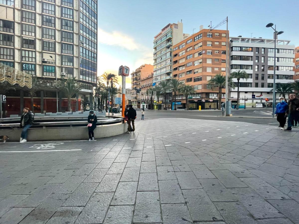 Amplio Apartamento En Pleno Corazon De Alicante Eksteriør bilde